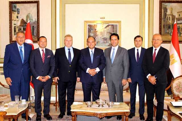 بحث إمكانية إنشاء مصنع سيارات جديد بالسوق المصري 