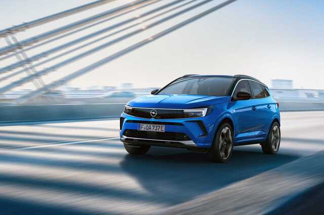 مقارنة بين فئتي أوبل جراند لاند الجديدة في مصر