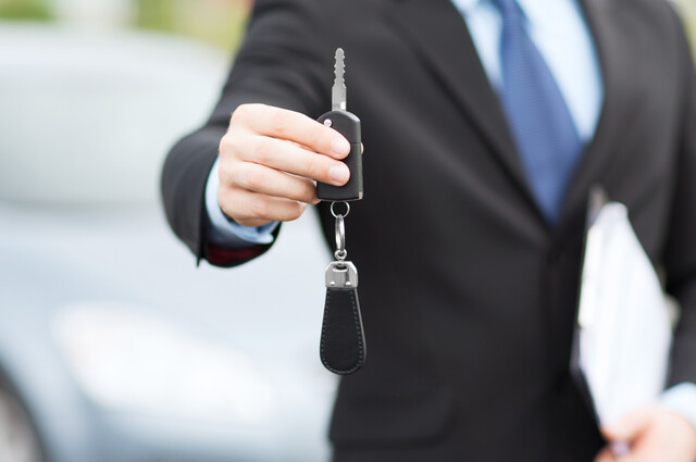 هكذا يتم بيع السيارات في مصر بالأسعار الجديدة المبالغ فيها !!