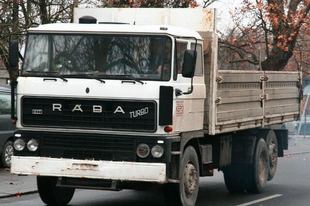 شركة مركبات مجرية تدرس التصنيع في مصر 