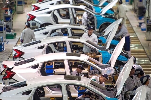 في اجتماع رفيع المستوى : مصر تناقش مستقبل صناعة السيارات 