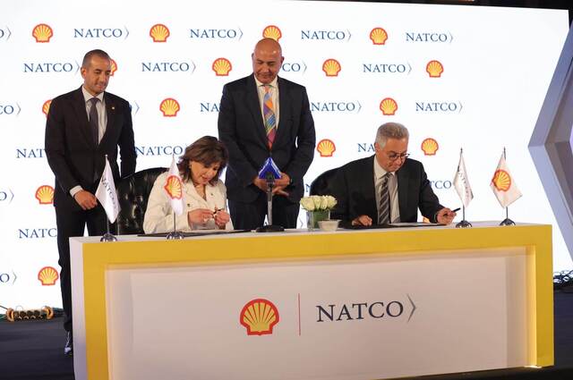 للعام العاشر على التوالي: شل للزيوت مصر تجدد عقد شراكاتها بالشركة الوطنية للسيارات – ناتكو 