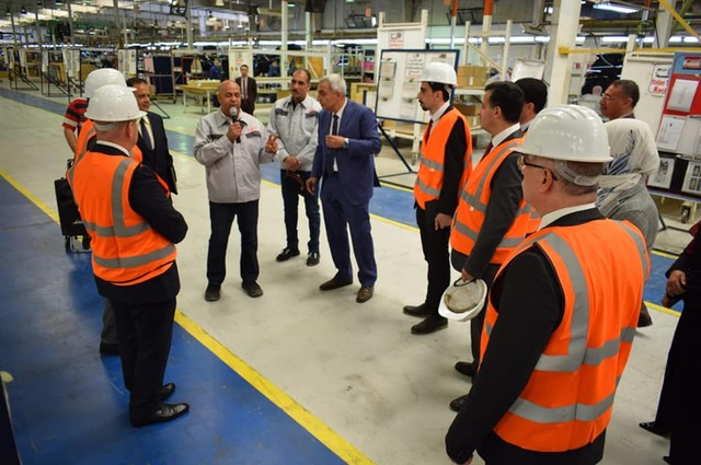 أول سيارة كهربائية عربية : مصر تبحث انتاجها قبل قمة المناخ المقبلة