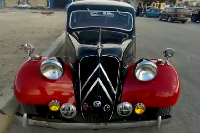 تصدير سيارة سيتروين كلاسيكية موديل 1951 خارج مصر