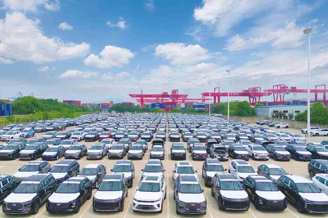 ترخيص أكثر من 172 ألف سيارة ملاكي في 2022 بمصر 