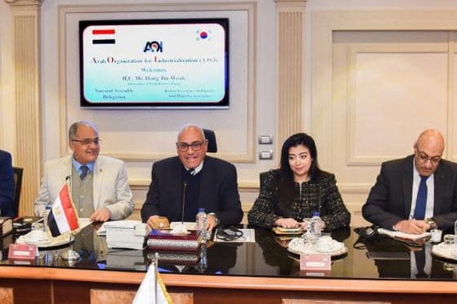 السيارات أحد القطاعات التي تتطلع مصر لتعزيز التعاون فيها مع كوريا