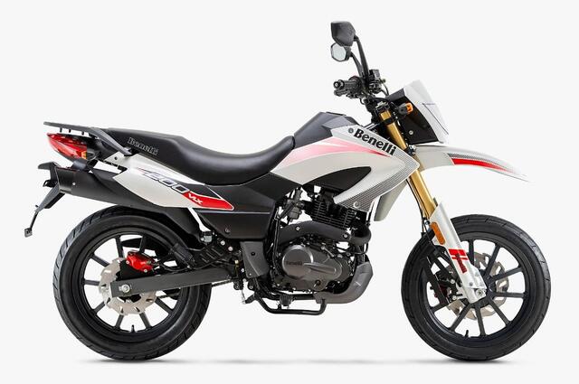 ترخيص أكثر من 12 ألف دراجة نارية و1800 نقل في ديسمبر الماضي