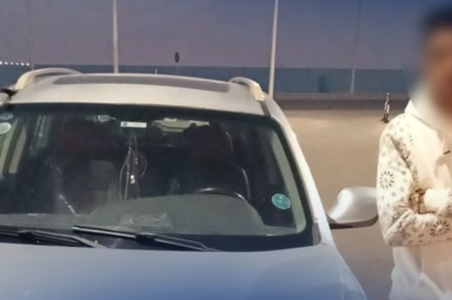 تم القبض عليهم : فتحوا أبواب السيارة واستعرضوا بها في القاهرة 