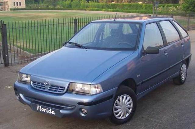 قصة سيارة : يوجو فلوريدا الهاتشباك العائلية المصنعة في مصر