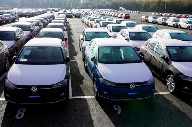 لا يسمح للمقيمين في الخليج باستيراد سيارة من أوروبا لمصر مباشرة والنقل ممنوع