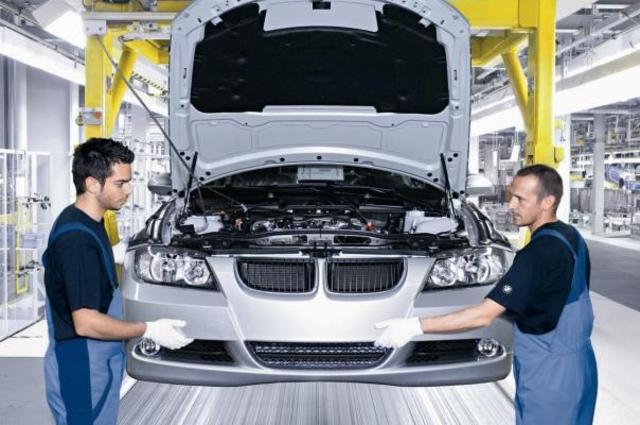 خبير : انخفاض أسعار السيارات مرتبط بالتصنيع المحلي