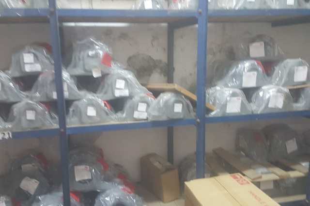 ضبط مخزن قطع غيار مقلدة به 5300 قطعة 