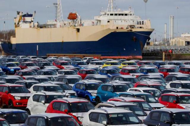 بالنص الرسمي : بنود قانون اعفاء سيارات المصريين في الخارج من الجمارك والضرائب