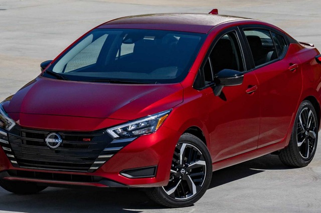 نيسان صني 2023 فيس ليفت تقدم عالمياً بشبكة أمامية جديدة