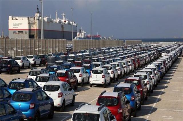 وزارة الهجرة تدرس طلب المصريين في الخارج اعفاء سياراتهم من الجمارك