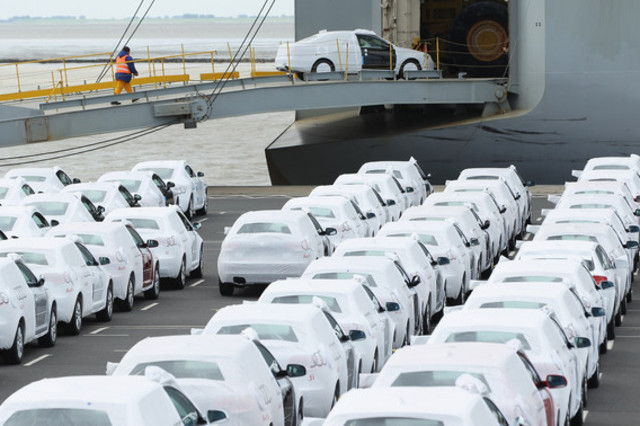 اصدار قرارات جديدة لتسهيل الاستيراد وتأثيرها على قطاع السيارات