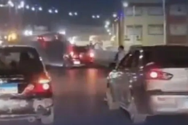 ضبط طالبين بسبب سباق سيارات في التجمع واصابة أحد الأشخاص