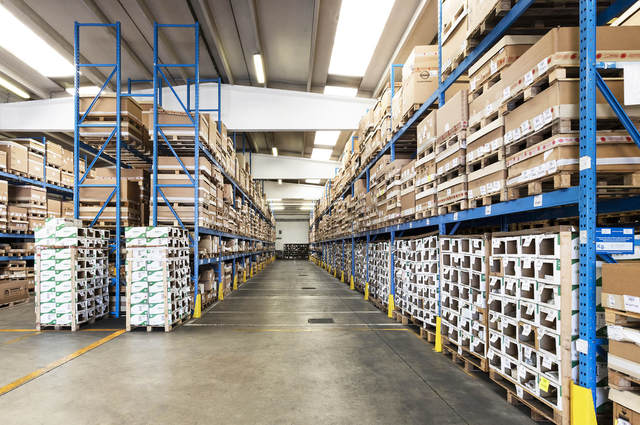 نقص كبير في قطع غيار السيارات و600 مليون دولار قيمة الاستيراد السنوية