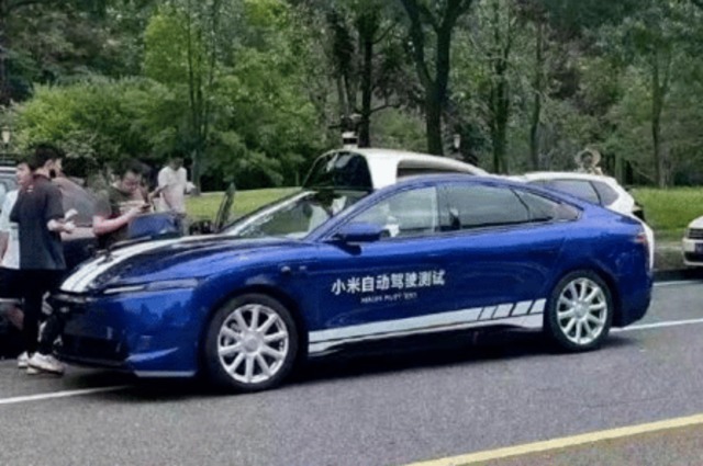 أول سيارة من شاومي تظهر في الصين
