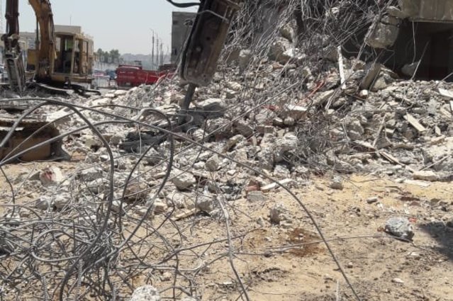 إزالة عقارات جديدة ضمن مشروع توسعة وتطوير شارع حسين كامل