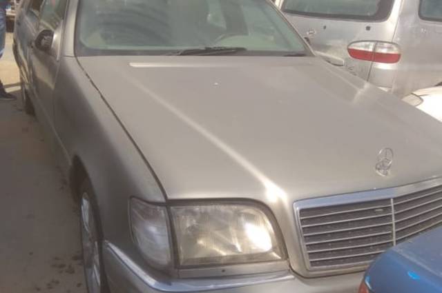 عشرات السيارات الفاخرة في مزاد جمرك مطار القاهرة