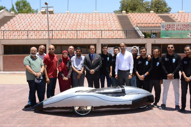 طلاب جامعة مصرية يصممون سيارة صديقة للبيئة وموفرة للطاقة 