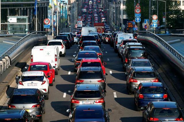 حظر بيع سيارات البنزين والديزل بداية من 2035 في أوروبا ,, ولكن !!