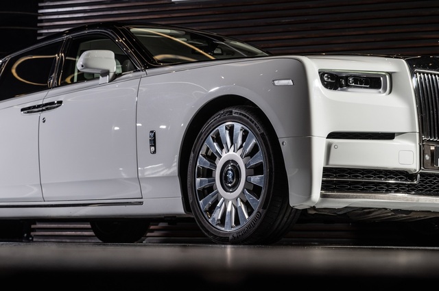 للبيع في مصر : رولزرويس فانتوم EWB   قطعت 4000 كم فقط