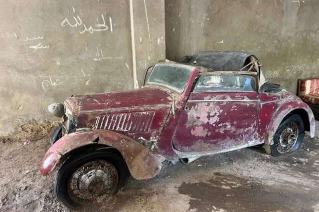 رفض بيعها بمليون جنيه : سيارة الفنان عبدالعزيز محمود تثير الجدل