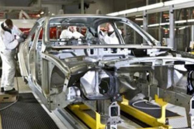 بسبب أزمة الاستيراد ، شركات تبحث عن التجميع في مصانع محلية