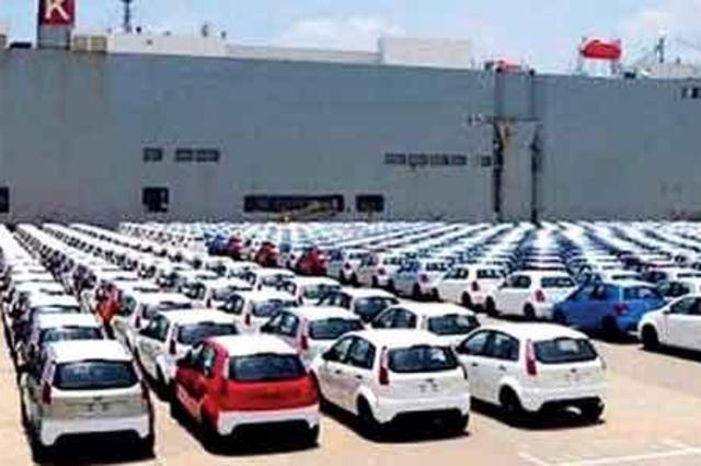 الإفراج الفوري عن سيارات الركوب المتواجدة داخل الدائرة الجمركية