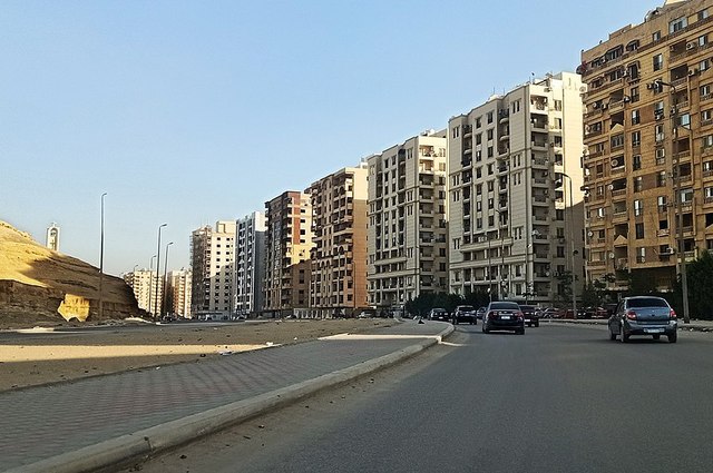 تطوير شارع الخمسين وتوسعته وإقامة جراج متعدد الطوابق بالمعادي