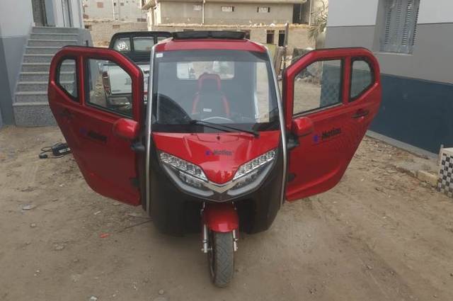 مصر تطلق أول توك توك كهربائي بسعر 55 ألف جنيه