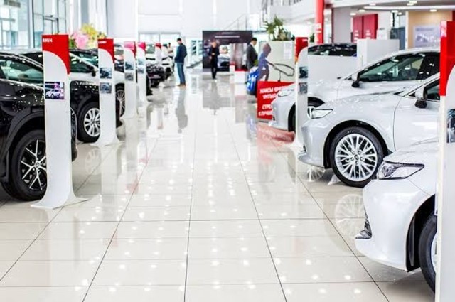 تجار السيارات : المتوفر في السوق أعداد قليلة وقرارات حماية المستهلك ستخلق أزمة