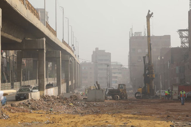 المرور يعلن غلق كوبري أحمد الزمر اتجاه العاشر بسبب المونوريل