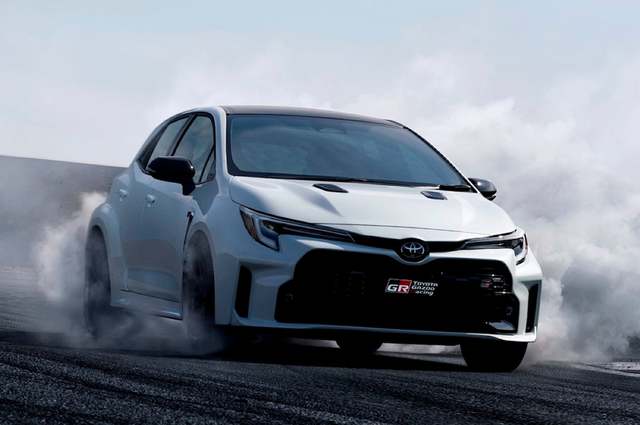 تويوتا جي آر كورولا 2023 بوحي السباقات 