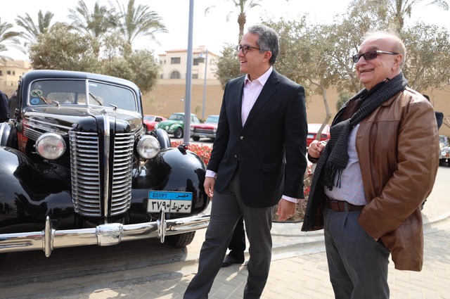 80 سيارة مميزة في كرنفال السيارات التاريخية والكلاسيكية