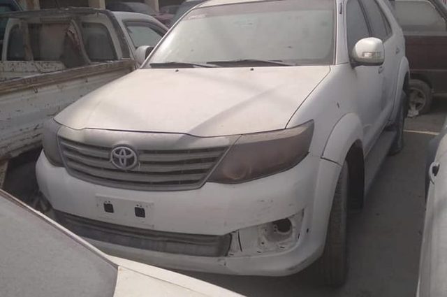 تشكيلة سيارات متنوعة وفاخرة في مزاد جمارك السيارات بمطار القاهرة الدولي