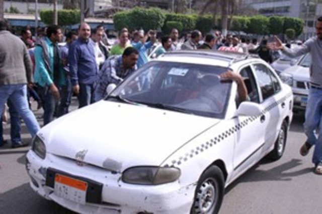 القضاء يؤجل دعوي تقييم سيارات التاكسي الأبيض في الإحلال
