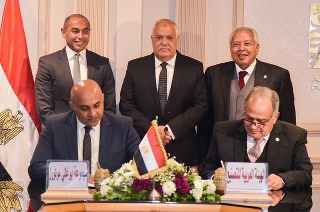 جيلي تعلن تصنيع سياراتها في مصر 