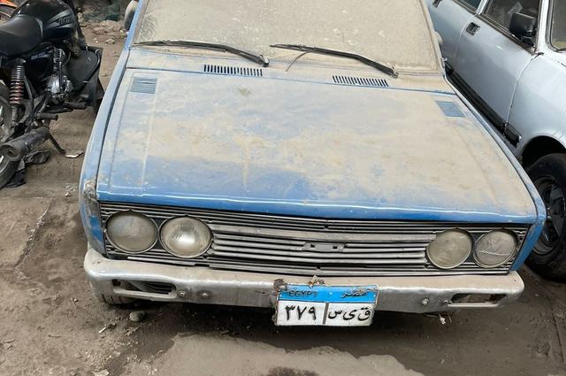 سيارات لادا وفيات قديمة في مزاد شركتين بمصر