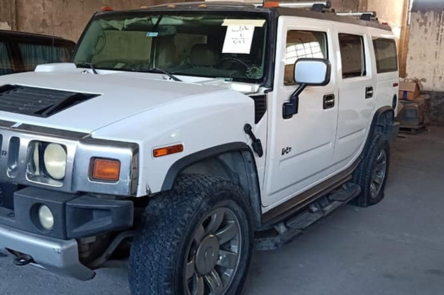 هامر ومرسيدس وBMW في مزاد جمرك سفاجا بمصر