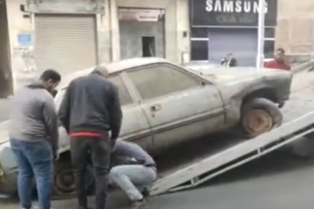 بالفيديو : حملات موسعه لرفع السيارات المتهالكة وضبط تكاتك وموتوسيكلات