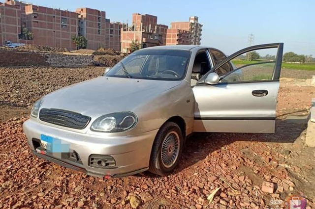 2 شيفروليه لانوس بمزاد جديد ومزاد آخر للبيك أب وقطع الغيار