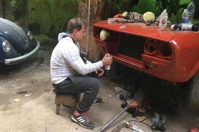 آلان جراج وهواية السيارات الكلاسيكية بمصر 