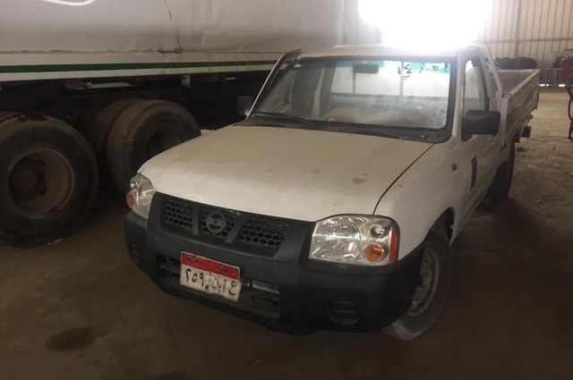 مزاد على سيارات بيك أب وأتوبيسات وقطع غيار في مصر