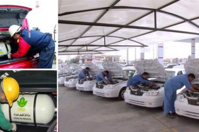 مصر تحول 400 ألف سيارة للغاز الطبيعي وتوفر 520 محطة غاز