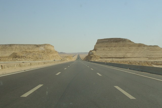 المرور يعلن غلق طريق الصعيد الحر سنة لتوسعته