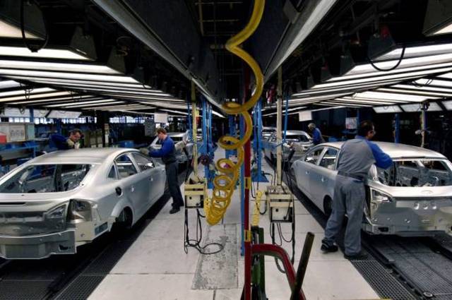 قطاع الأعمال تتلقي 5 عروض لتصنيع سيارات كهربائية في مصر