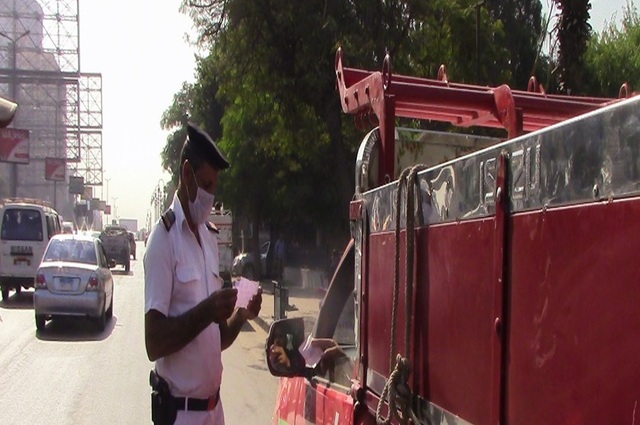 ضبط أكثر من 251 ألف مخالفة مرور بمصر و25 ألف مخالفة ارتداء الخوذة